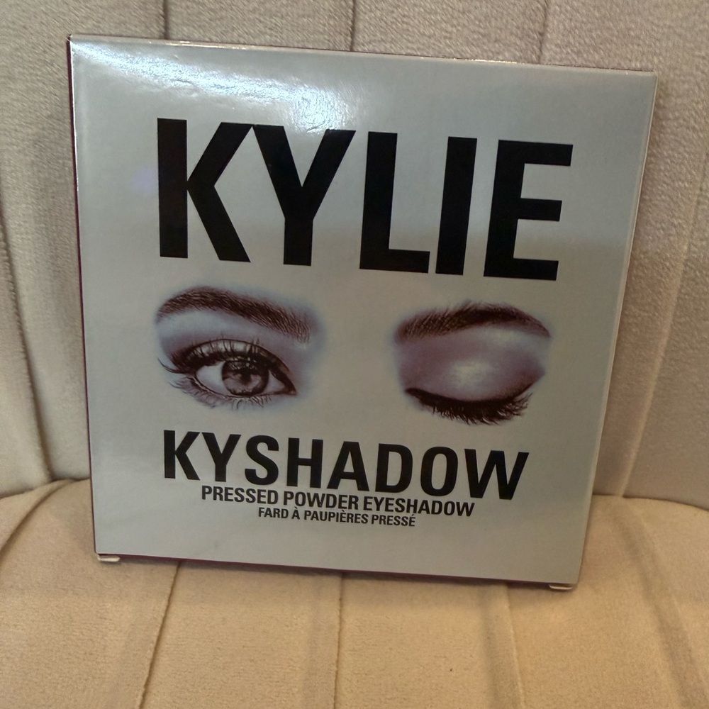 Kylie Cosmetics Kyshadow Pressed Powder Eyeshadow - The Burgundy Palette